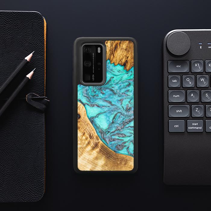 Huawei P40 Pro Handyhülle aus Harz und Holz - Synergy#E13
