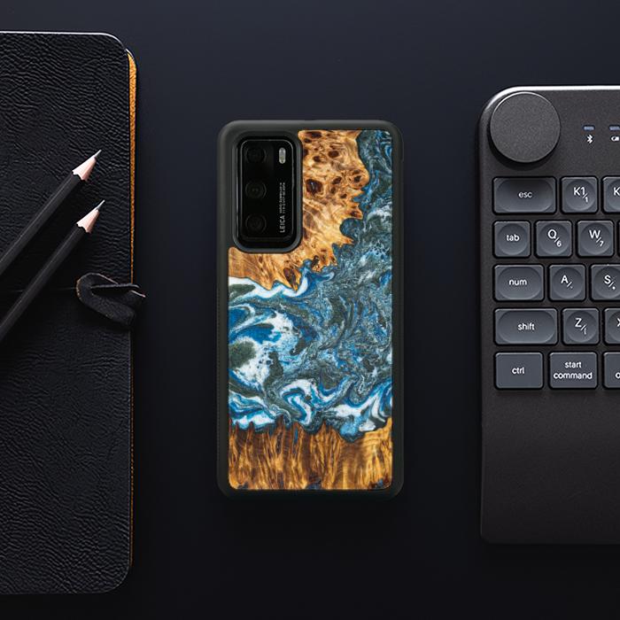 Huawei P40 Handyhülle aus Harz und Holz - Synergy#E17