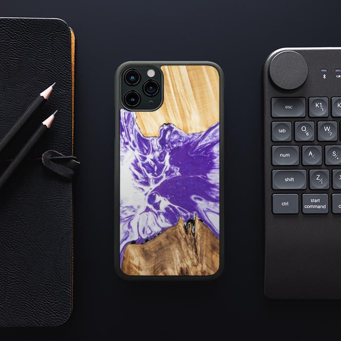 iPhone 11 Pro Max Handyhülle aus Harz und Holz - Synergy#A78