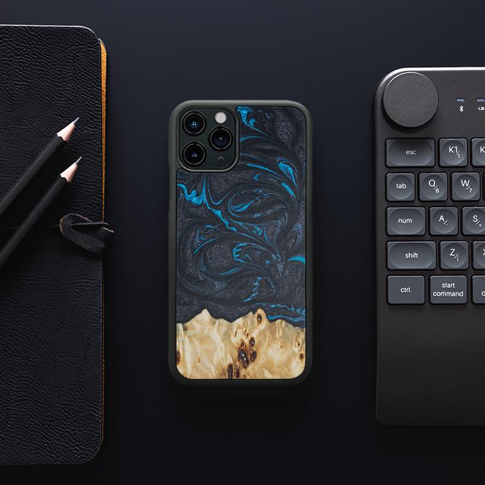 iPhone 11 Pro Handyhülle aus Harz und Holz - Synergy#F21