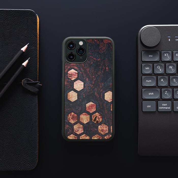 iPhone 11 Pro Handyhülle aus Harz und Holz - Synergy#F27