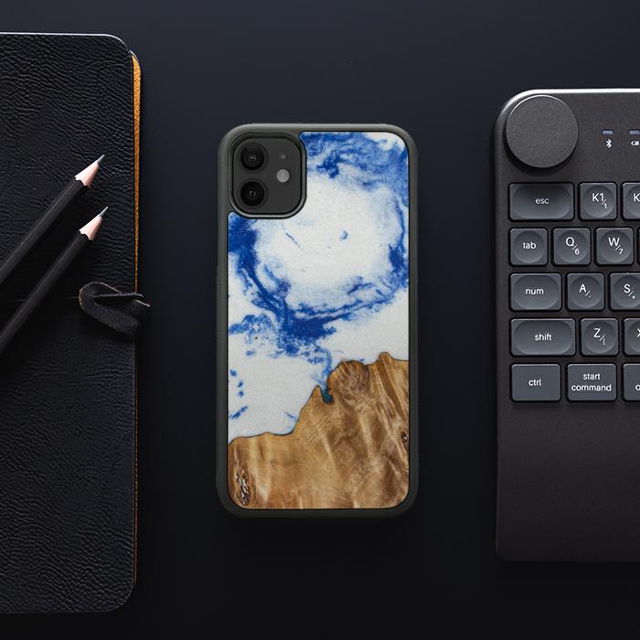 iPhone 11 Handyhülle aus Harz und Holz - Real#ChL