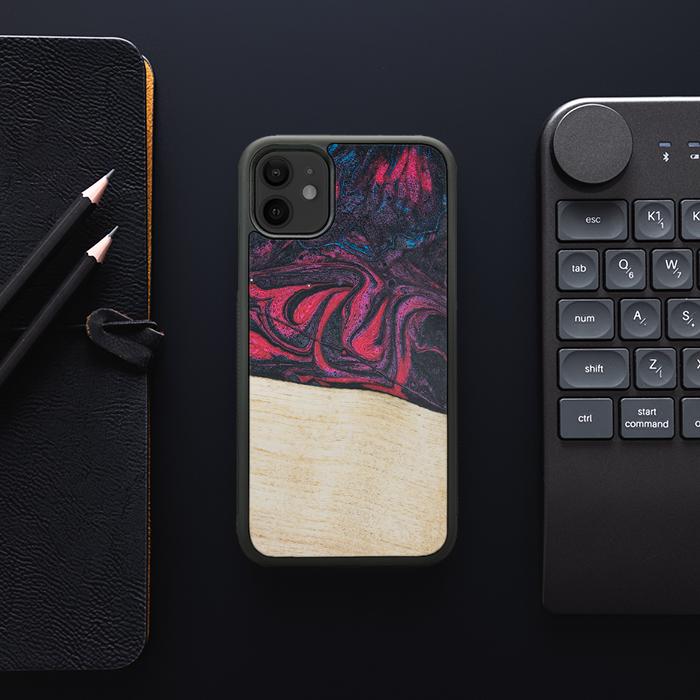 iPhone 11 Handyhülle aus Harz und Holz - Synergy#F5