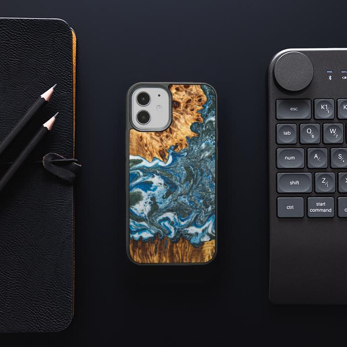iPhone 12 Mini Handyhülle aus Harz und Holz - Synergy#E17
