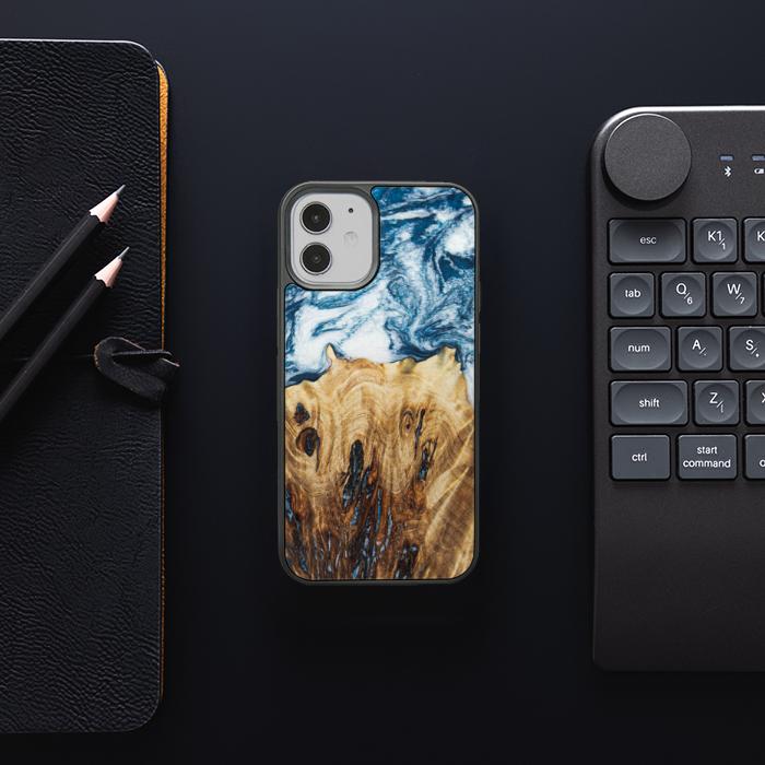 iPhone 12 Mini Handyhülle aus Harz und Holz - Synergy#E23