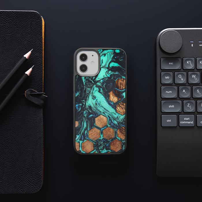 iPhone 12 Mini Handyhülle aus Harz und Holz - Synergy#F23