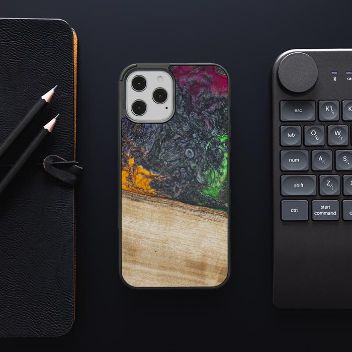 iPhone 12 Pro Max Handyhülle aus Harz und Holz - Synergy#F8