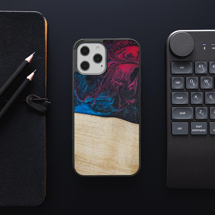 iPhone 12 Pro Max Handyhülle aus Harz und Holz - Synergy#F9