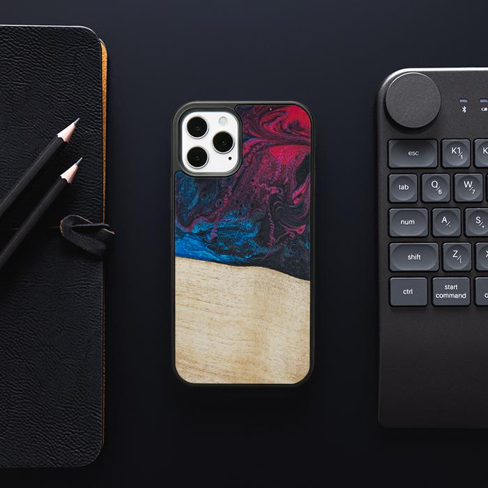iPhone 12 Pro Handyhülle aus Harz und Holz - Synergy#F9