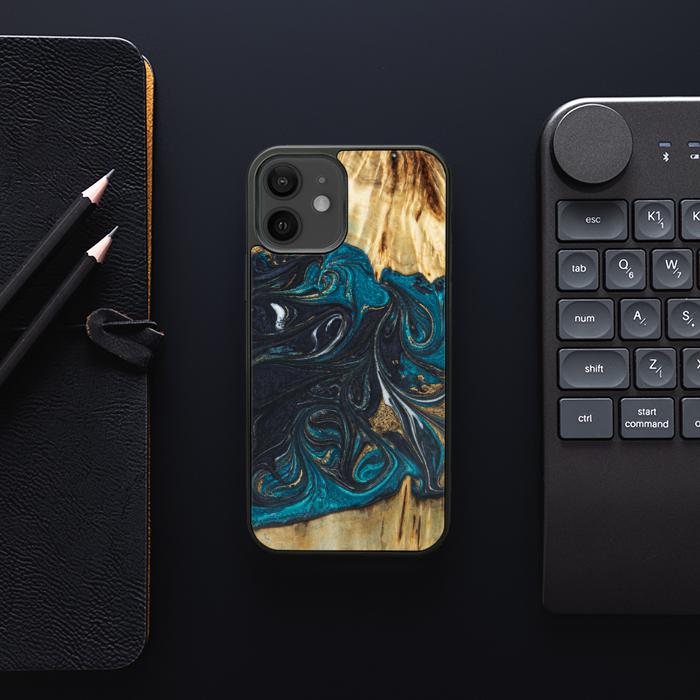 iPhone 12 Handyhülle aus Harz und Holz - SYNERGY#E1