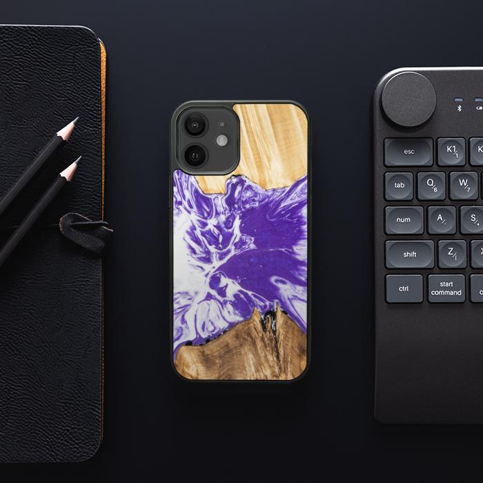 iPhone 12 Handyhülle aus Harz und Holz - Synergy#A78