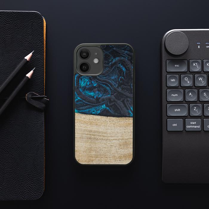 iPhone 12 Handyhülle aus Harz und Holz - Synergy#F13