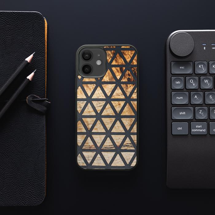 iPhone 12 Handyhülle aus Harz und Holz - Synergy#F29