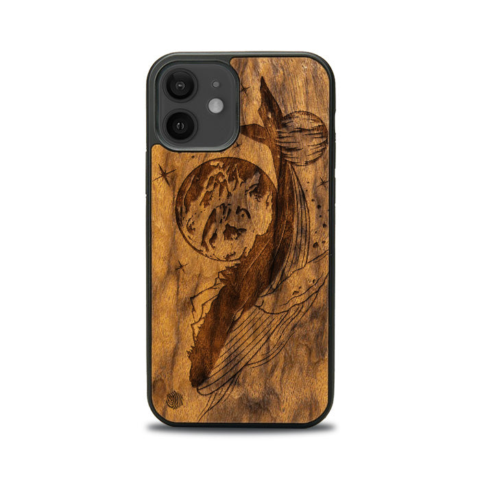 iPhone 12 Handyhülle aus Holz - Cosmic Whale