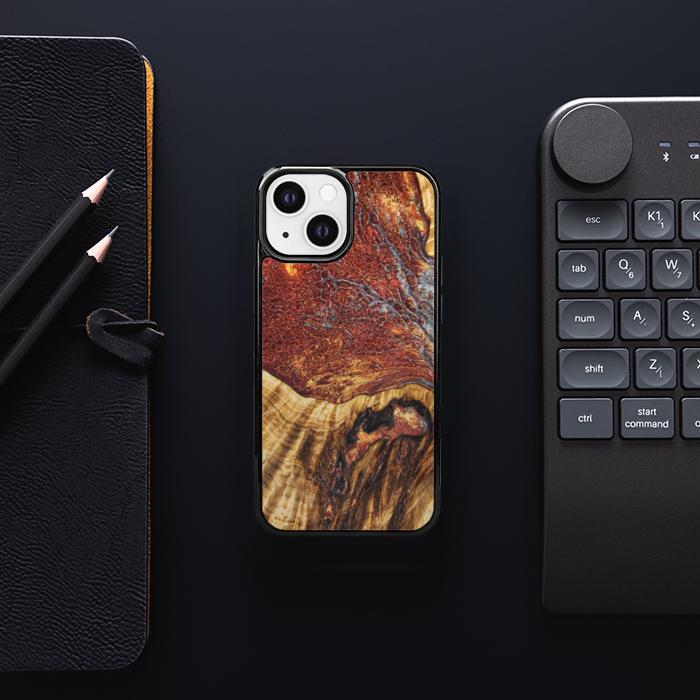 iPhone 13 Mini Handyhülle aus Harz und Holz - Synergy#E9