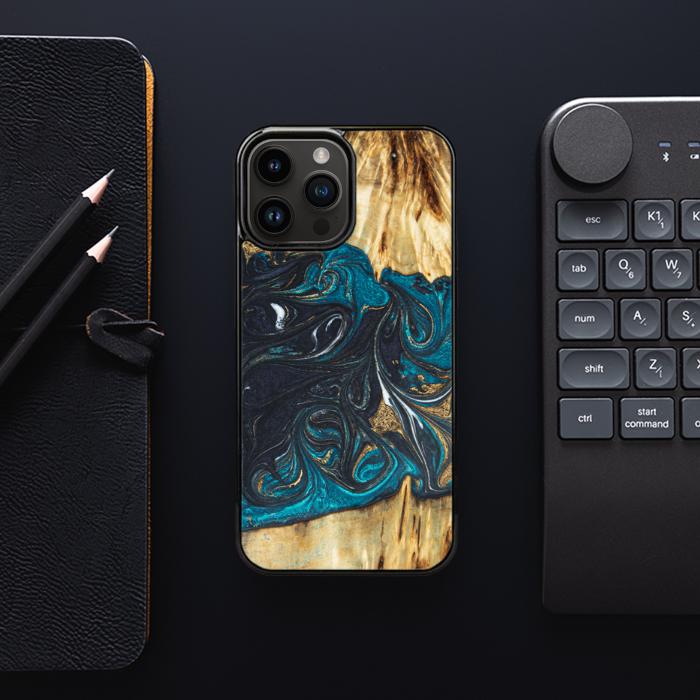 iPhone 14 Pro Max Handyhülle aus Harz und Holz - SYNERGY#E1