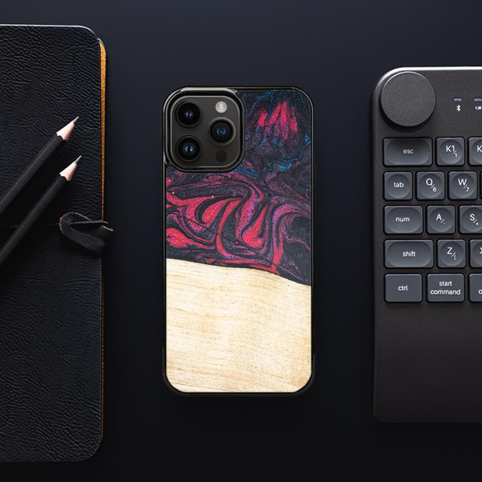 iPhone 14 Pro Max Handyhülle aus Harz und Holz - Synergy#F5