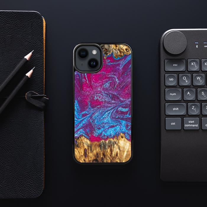 iPhone 14 Handyhülle aus Harz und Holz - Synergy#E3