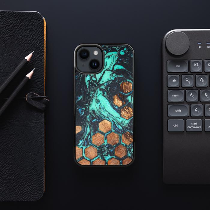 iPhone 14 Handyhülle aus Harz und Holz - Synergy#F23