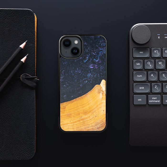 iPhone 14 Handyhülle aus Harz und Holz - Synergy#F37
