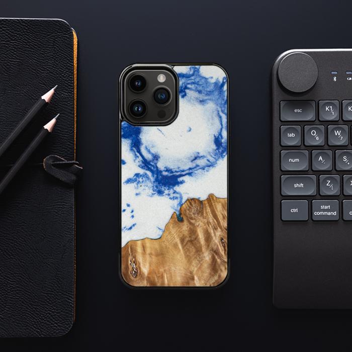 iPhone 15 Pro Max Handyhülle aus Harz und Holz - Real#ChL