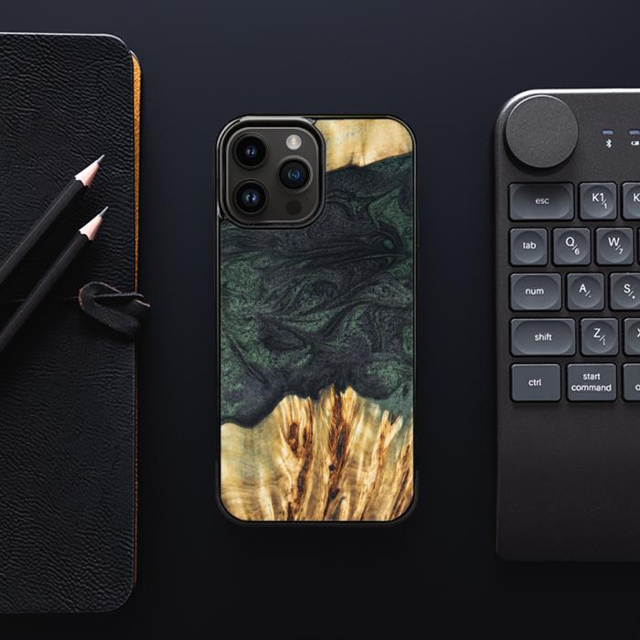 iPhone 15 Pro Max Handyhülle aus Harz und Holz - Synergy#E25
