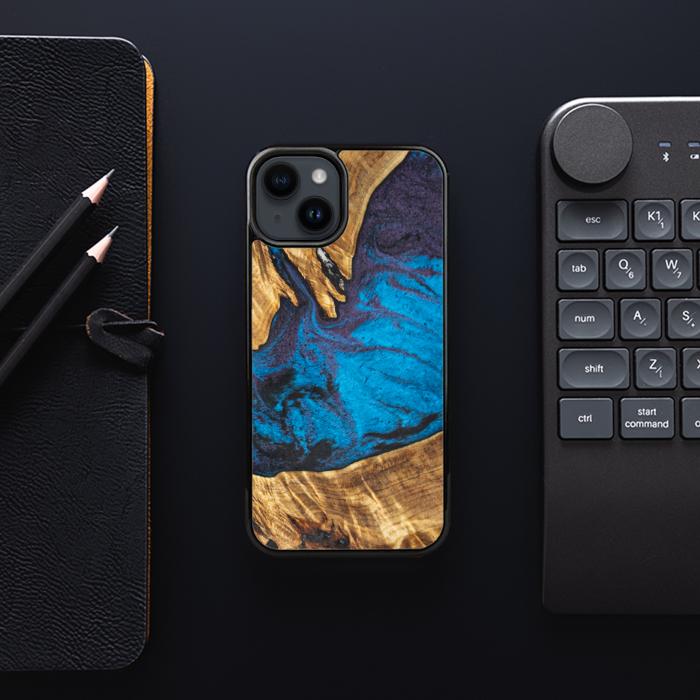 iPhone 15 Handyhülle aus Harz und Holz - Synergy#E21
