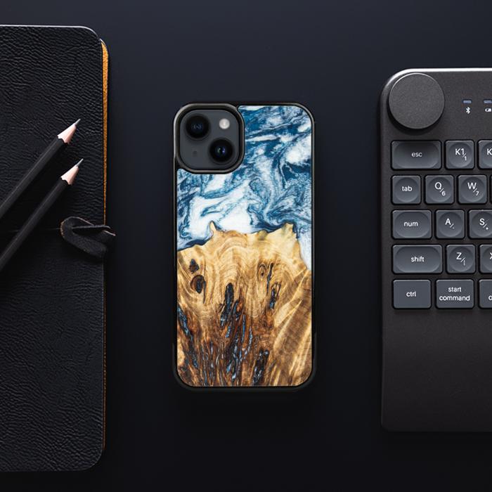 iPhone 15 Handyhülle aus Harz und Holz - Synergy#E23