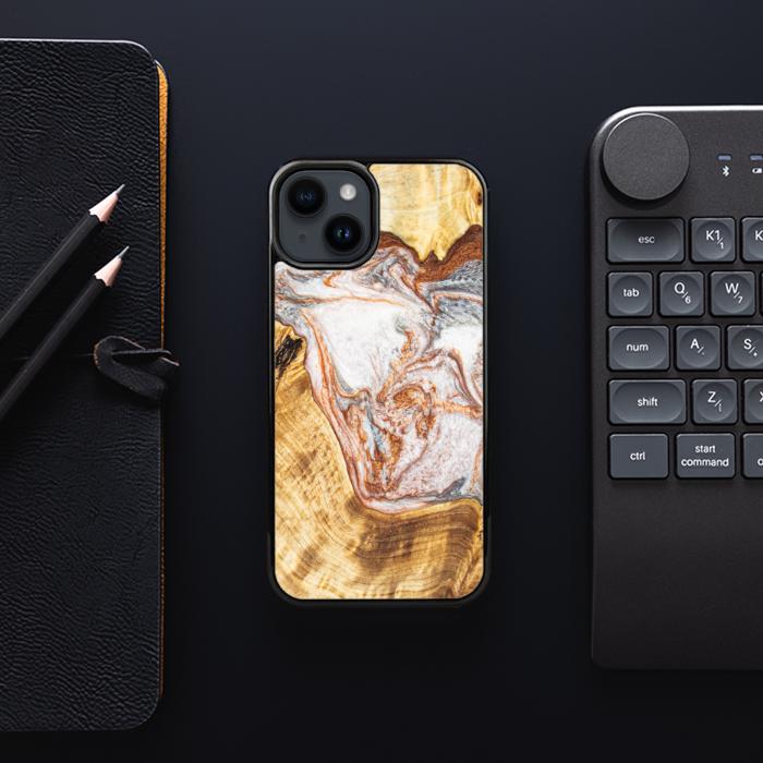 iPhone 15 Handyhülle aus Harz und Holz - Synergy#E5