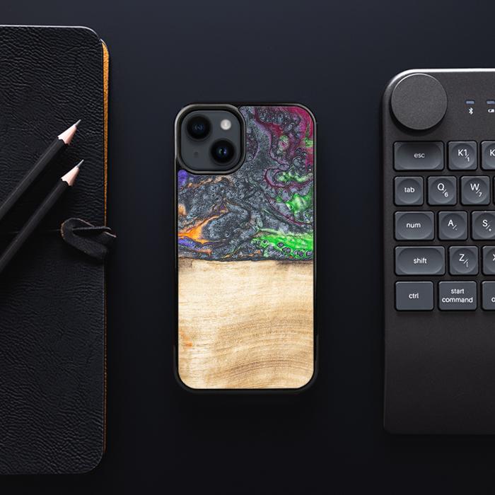 iPhone 15 Handyhülle aus Harz und Holz - Synergy#F2
