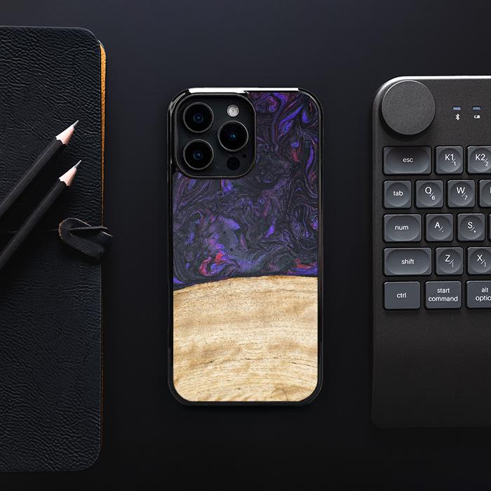 iPhone 16 Pro Max Handyhülle aus Harz und Holz - Synergy#F7