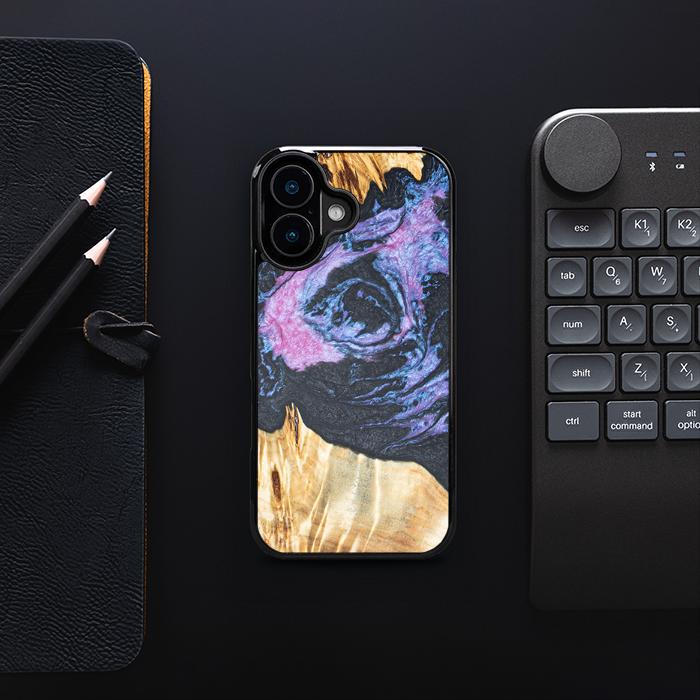 iPhone 16 Handyhülle aus Harz und Holz - Synergy#F25