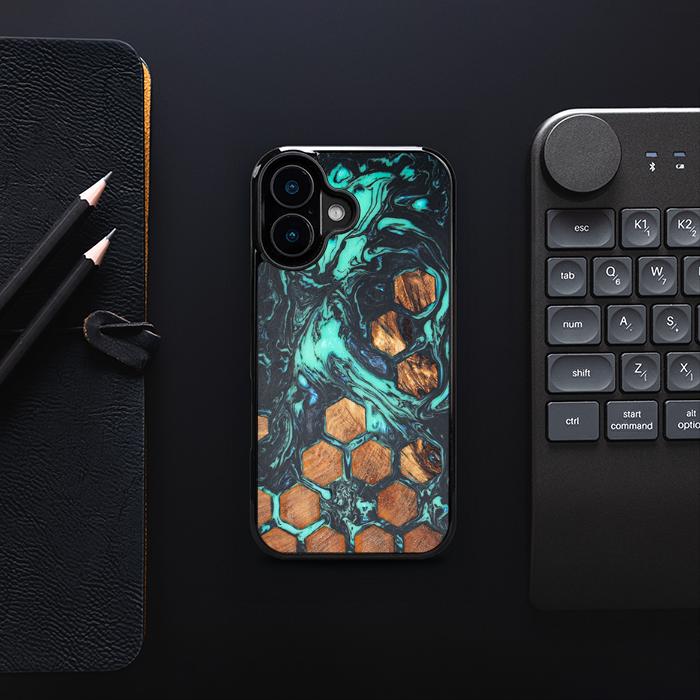 iPhone 16 Handyhülle aus Harz und Holz - Synergy#F28