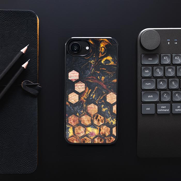 iPhone 16e Handyhülle aus Harz und Holz - Synergy#F26