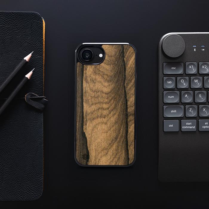 iPhone 16e Handyhülle aus Holz - Ziricote