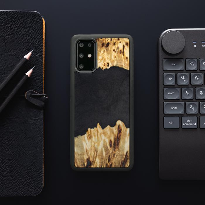 Samsung Galaxy S20 Plus Handyhülle aus Harz und Holz - Synergy#E19