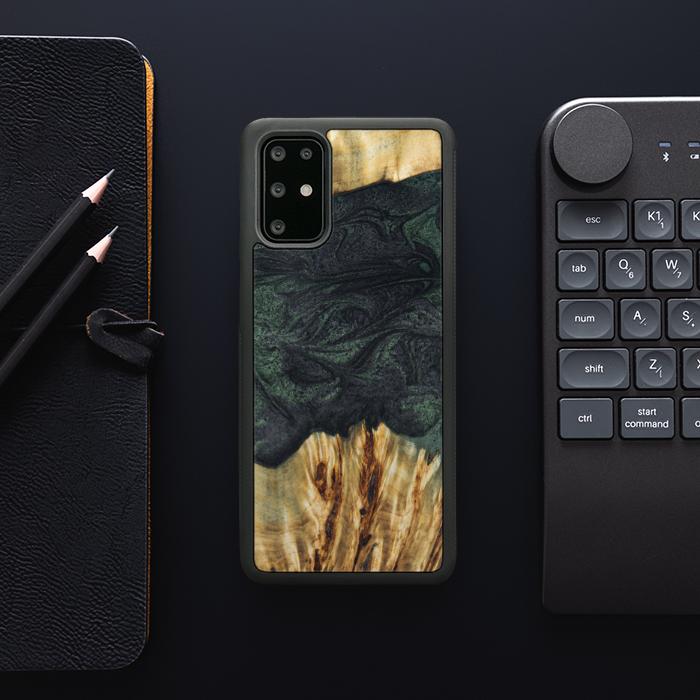 Samsung Galaxy S20 Plus Handyhülle aus Harz und Holz - Synergy#E25