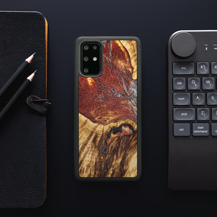Samsung Galaxy S20 Plus Handyhülle aus Harz und Holz - Synergy#E9