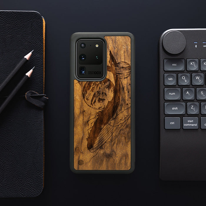Samsung Galaxy S20 Ultra Handyhülle aus Holz - Cosmic Whale