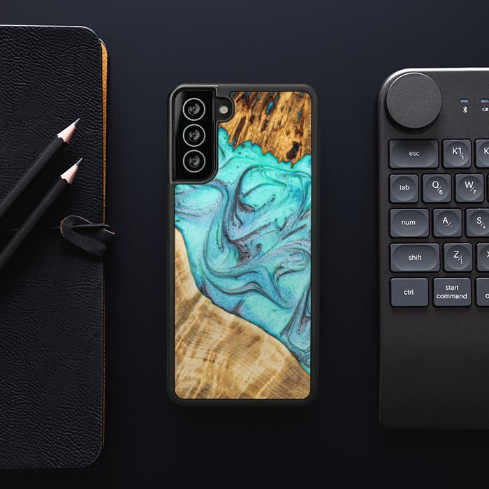 Samsung Galaxy S21 Plus Handyhülle aus Harz und Holz - Synergy#E16