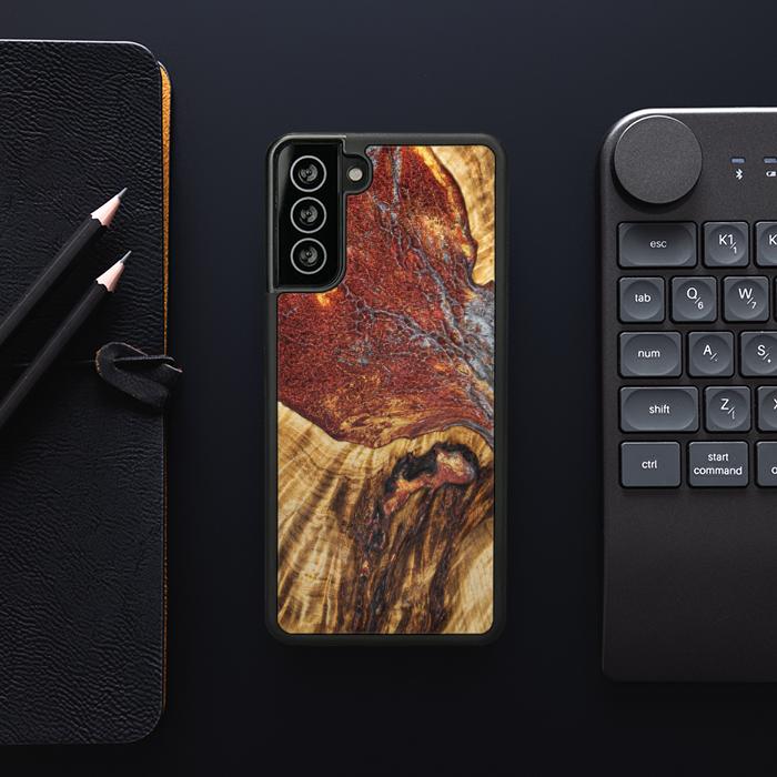 Samsung Galaxy S21 Plus Handyhülle aus Harz und Holz - Synergy#E9