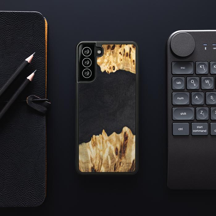 Samsung Galaxy S21 Handyhülle aus Harz und Holz - Synergy#E19