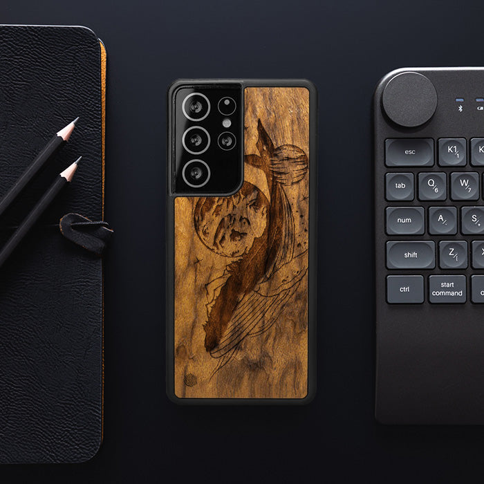 Samsung Galaxy S21 Ultra Handyhülle aus Holz - Cosmic Whale