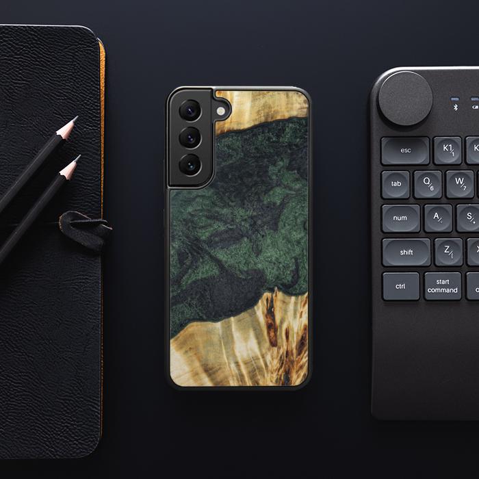 Samsung Galaxy S22 Plus Handyhülle aus Harz und Holz - Synergy#E14