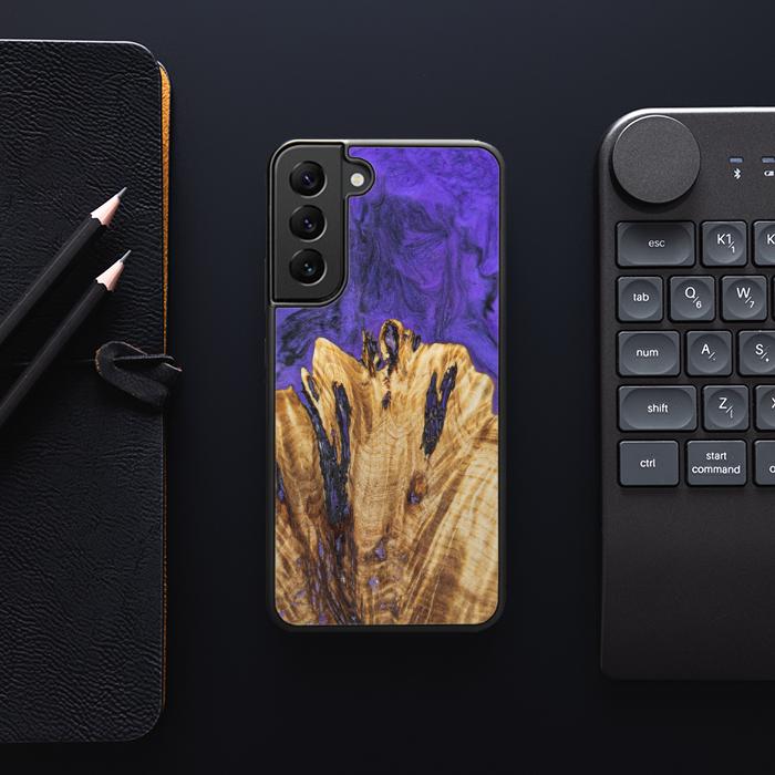 Samsung Galaxy S22 Plus Handyhülle aus Harz und Holz - Synergy#E22