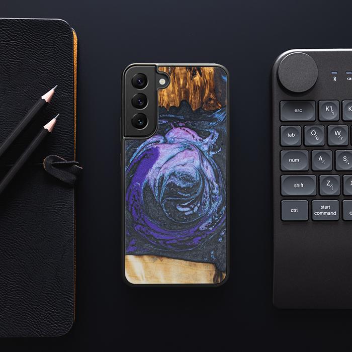Samsung Galaxy S22 Plus Handyhülle aus Harz und Holz - Synergy#F34