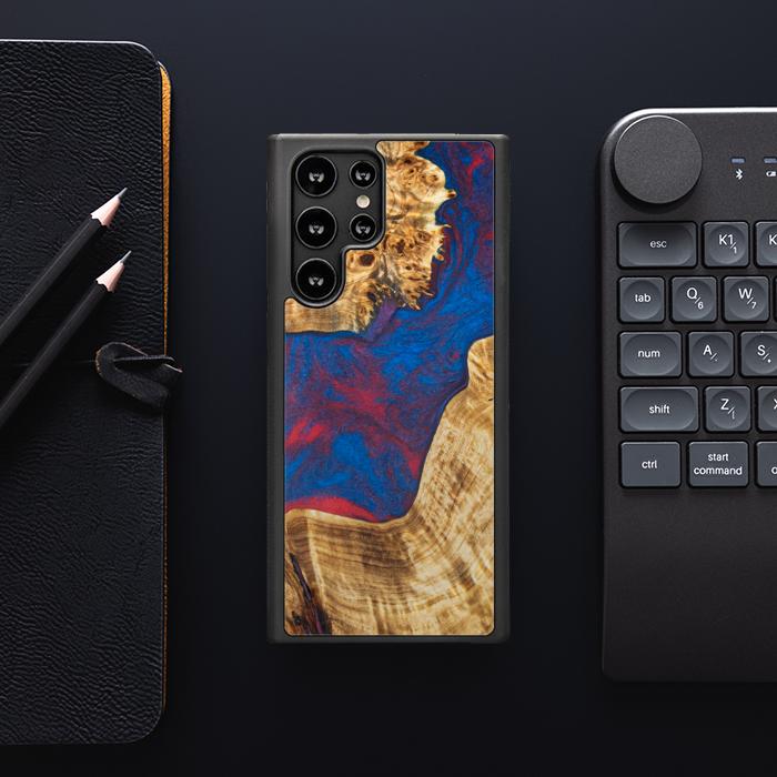 Samsung Galaxy S22 Ultra Handyhülle aus Harz und Holz - Synergy#E10