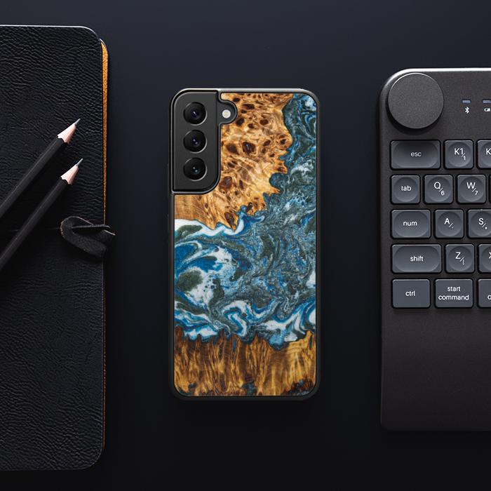Samsung Galaxy S23 Plus Handyhülle aus Harz und Holz - Synergy#E17