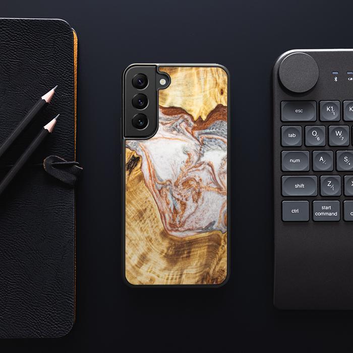 Samsung Galaxy S23 Plus Handyhülle aus Harz und Holz - Synergy#E5