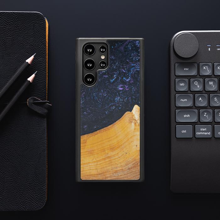 Samsung Galaxy S23 Ultra Handyhülle aus Harz und Holz - Synergy#F37